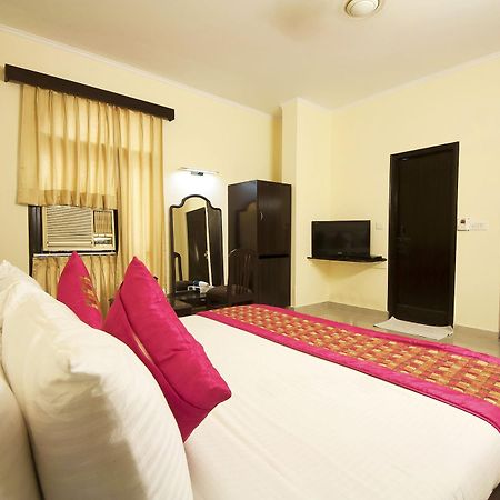OYO 22154 Hotel Delhi Darbar Buitenkant foto