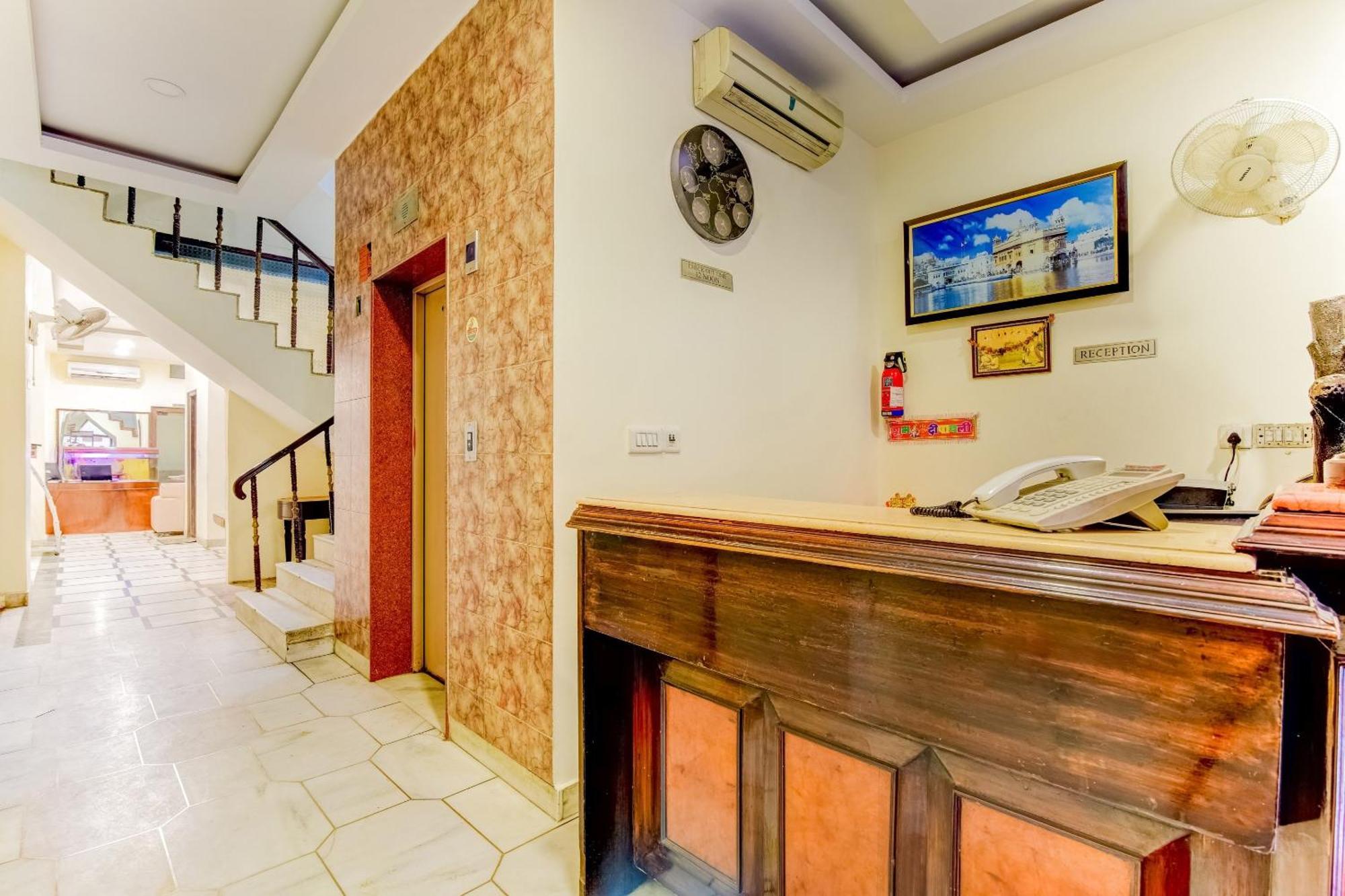OYO 22154 Hotel Delhi Darbar Buitenkant foto