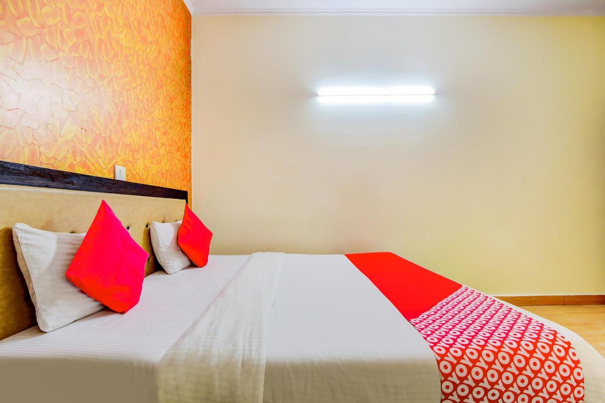 OYO 22154 Hotel Delhi Darbar Buitenkant foto