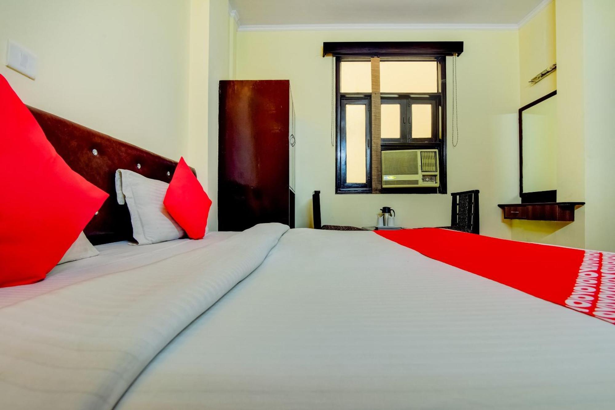 OYO 22154 Hotel Delhi Darbar Buitenkant foto