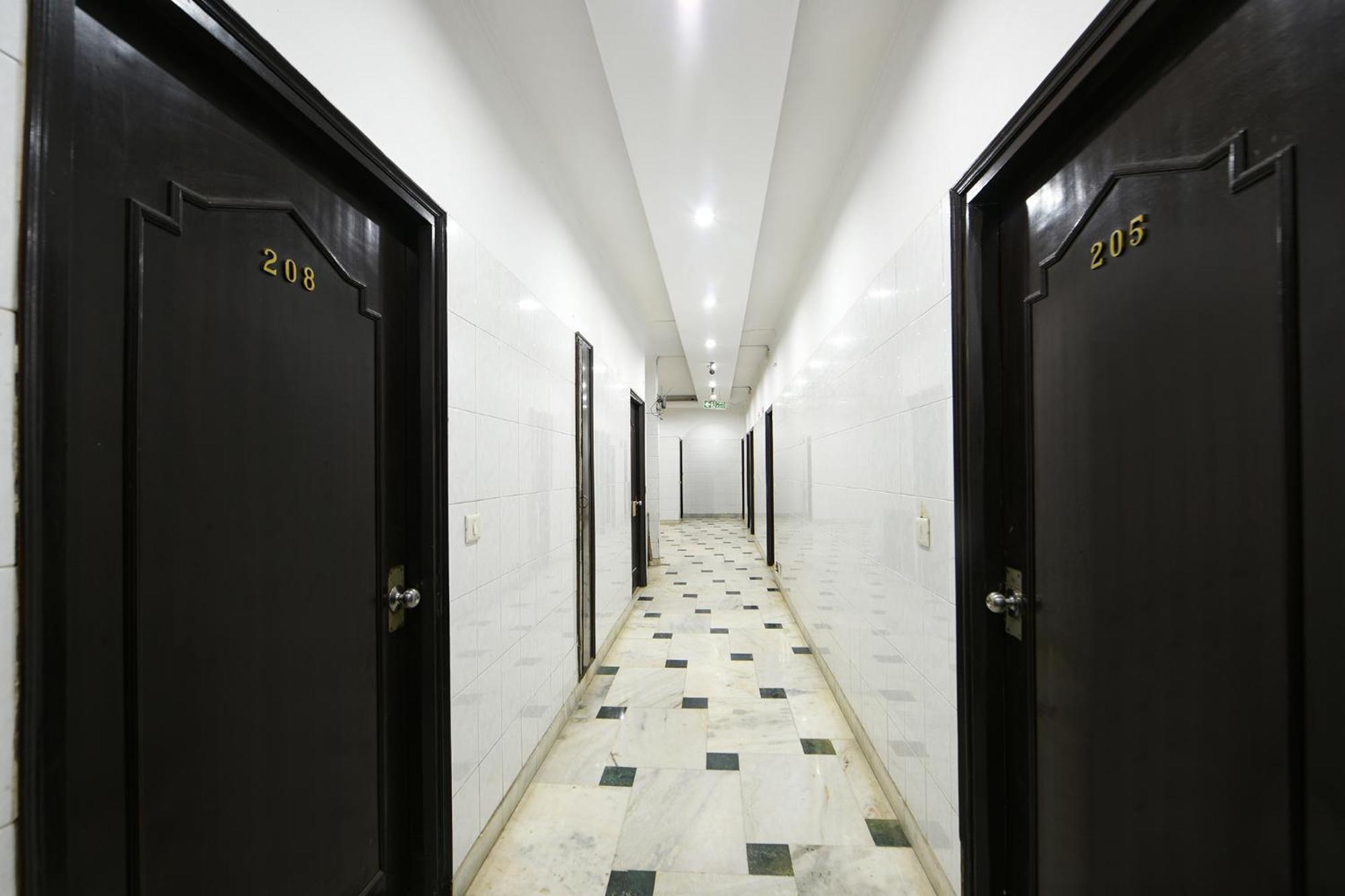 OYO 22154 Hotel Delhi Darbar Buitenkant foto